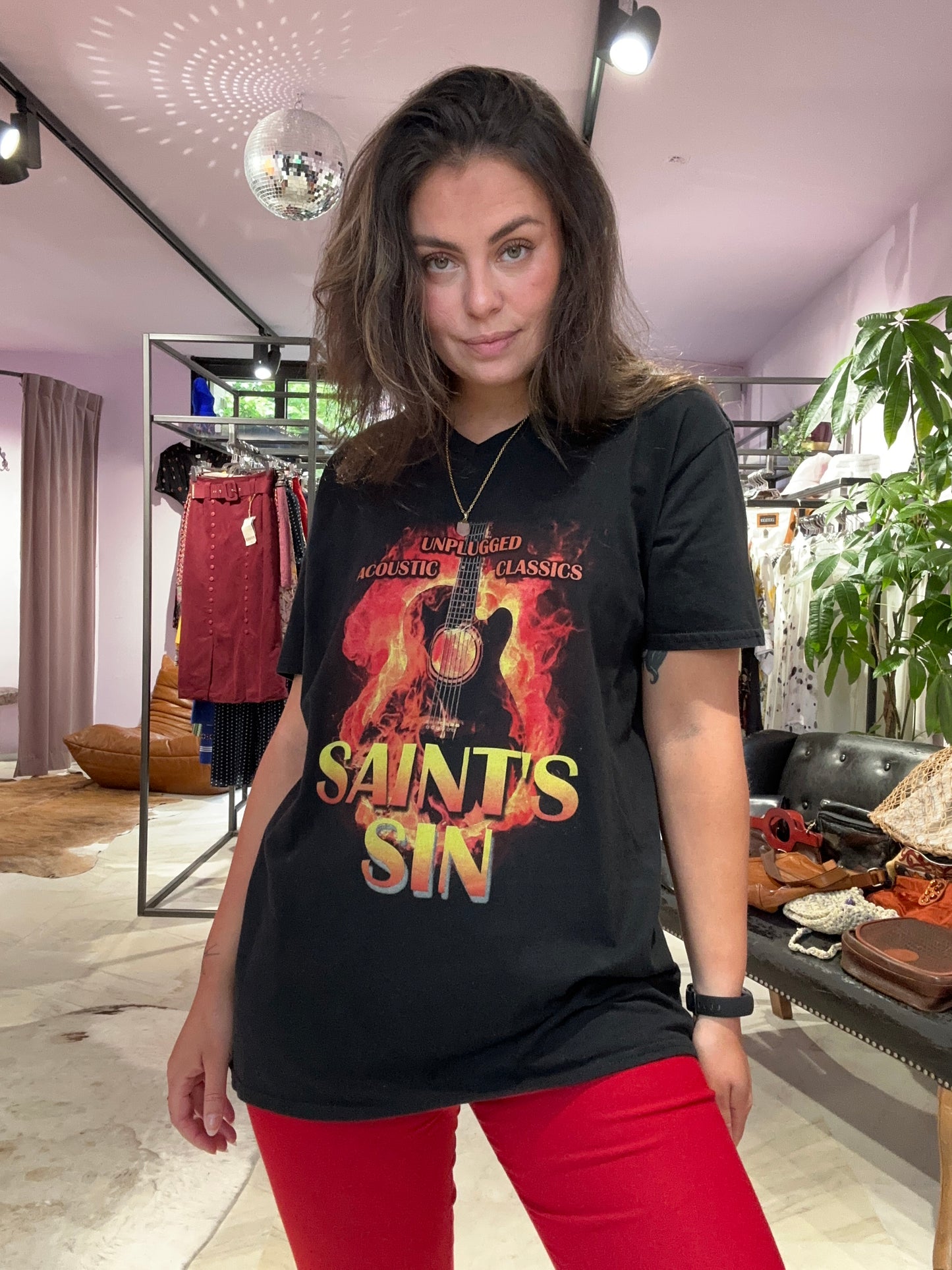 Vintage Saint Sin t-shirt size XL