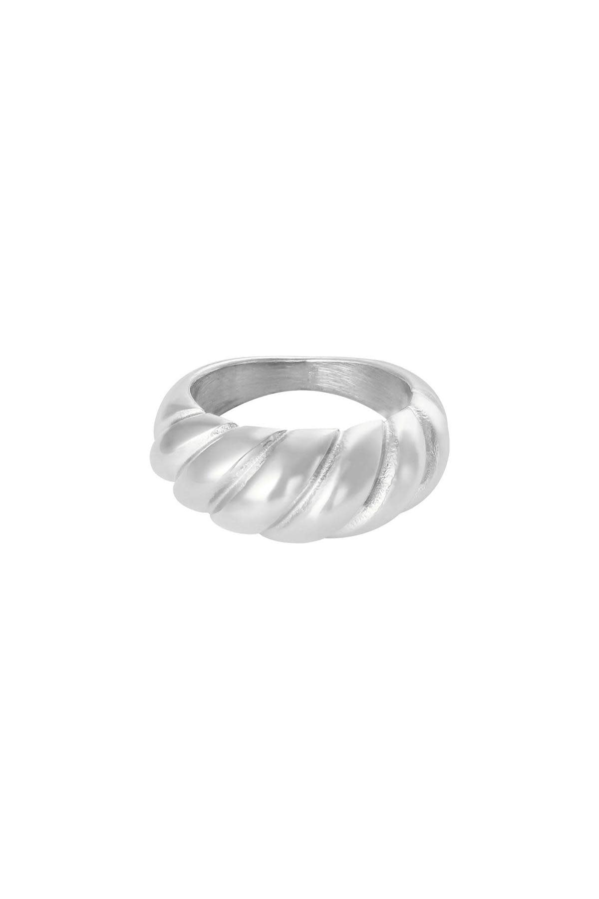 Stainless steel croissant ring size 17